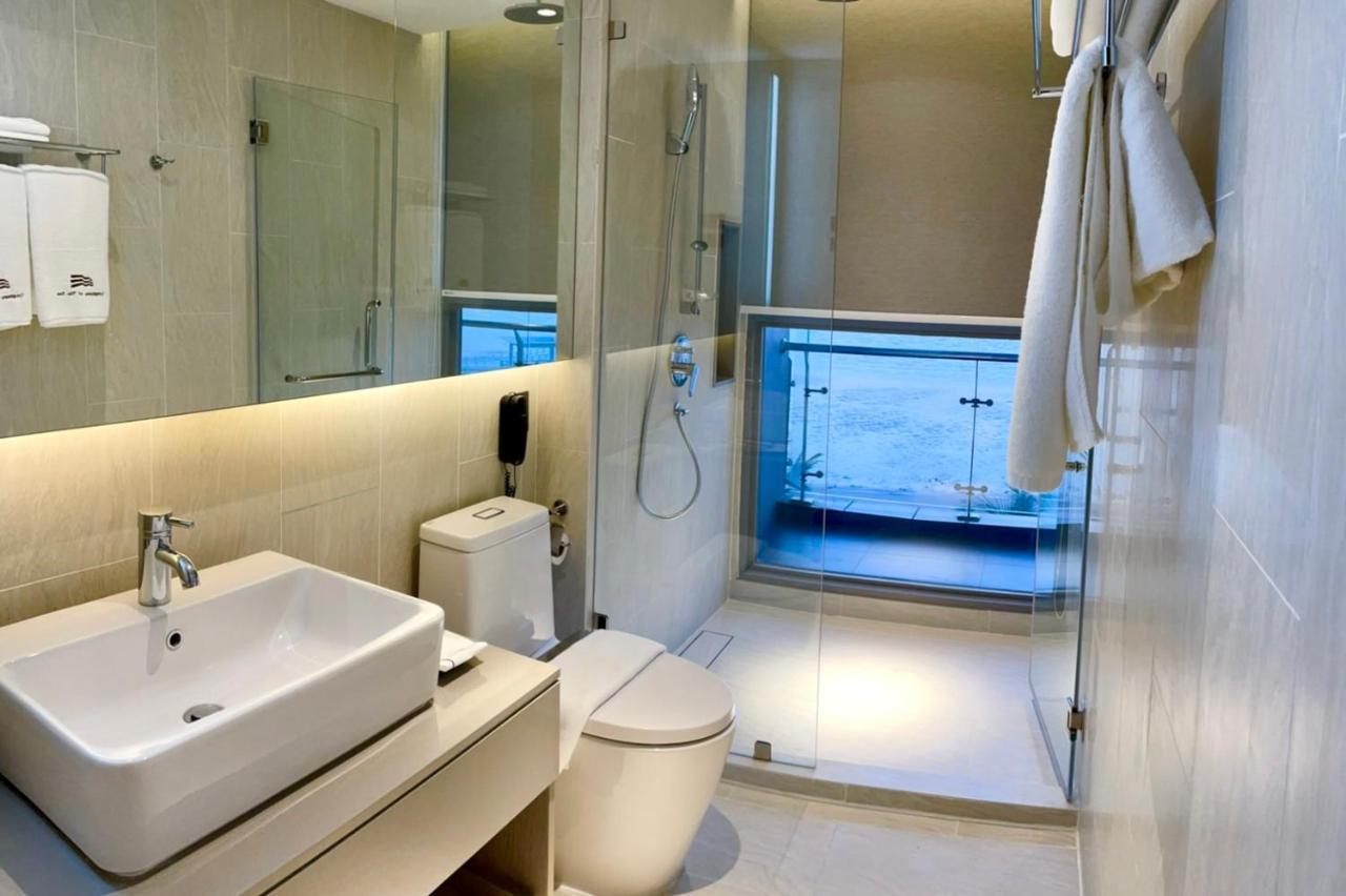 Symphony Of The Sea Hotel Bang Saen Exterior photo