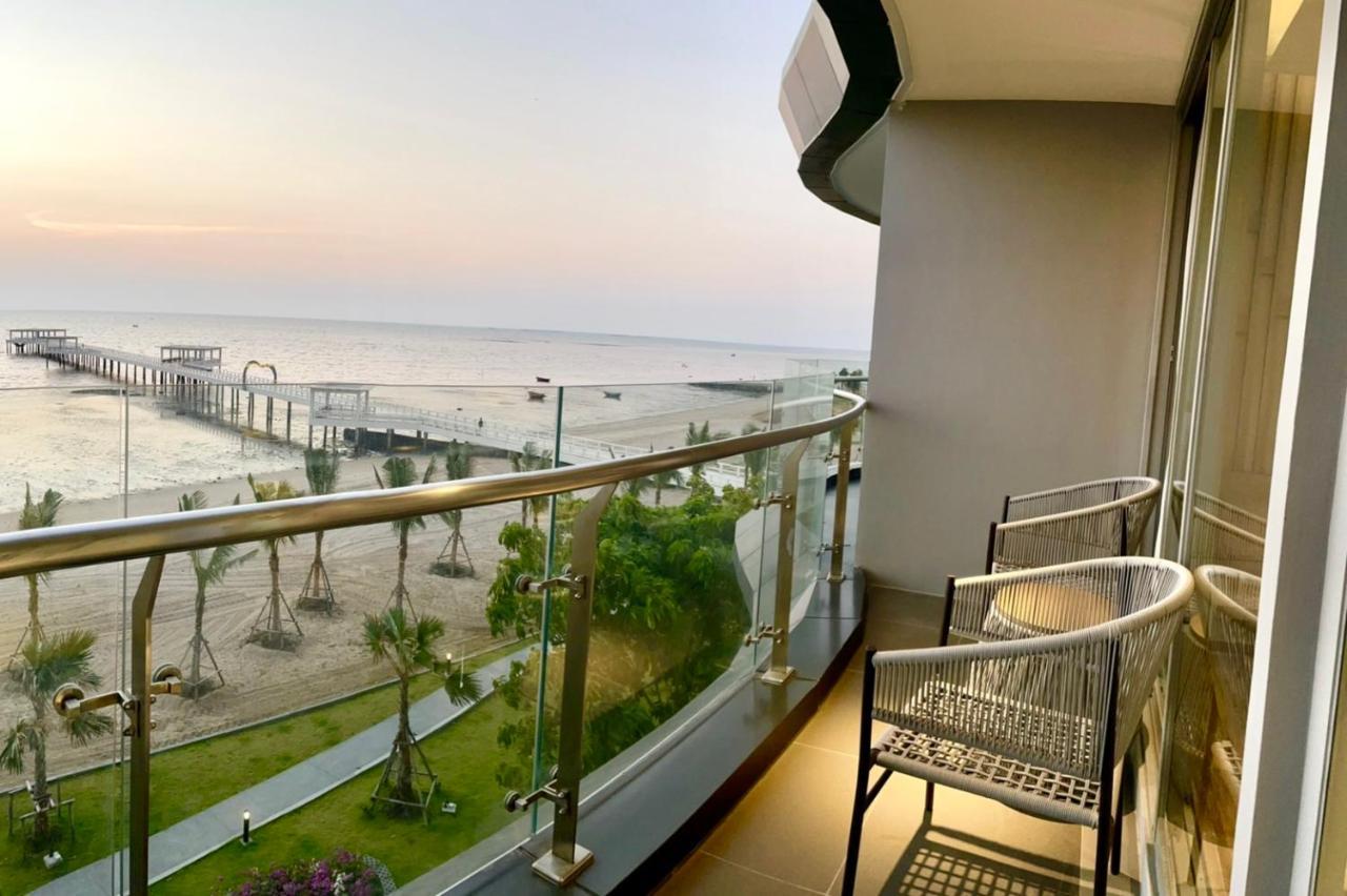 Symphony Of The Sea Hotel Bang Saen Exterior photo