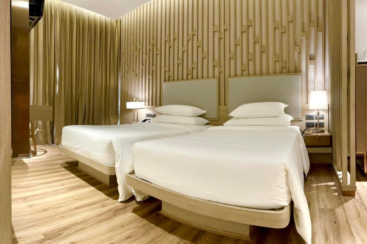 Symphony Of The Sea Hotel Bang Saen Exterior photo