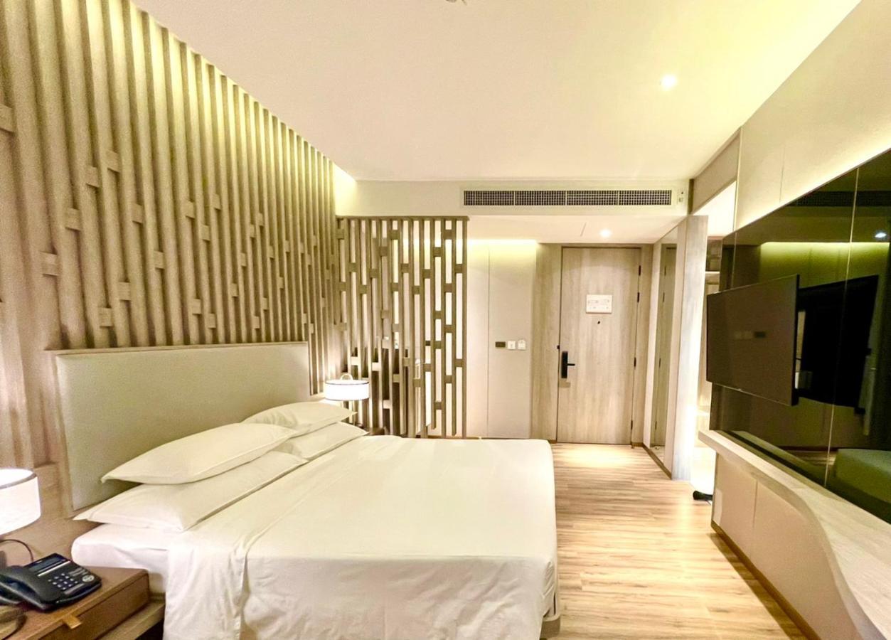 Symphony Of The Sea Hotel Bang Saen Exterior photo