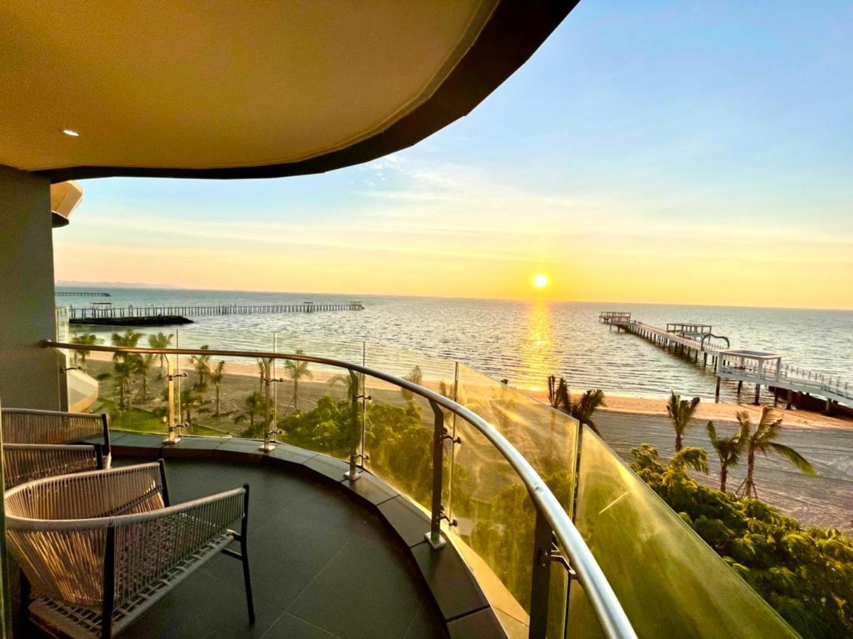 Symphony Of The Sea Hotel Bang Saen Exterior photo