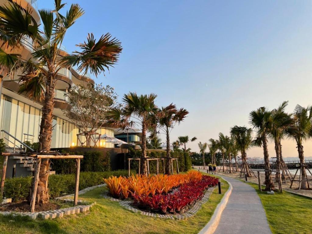 Symphony Of The Sea Hotel Bang Saen Exterior photo
